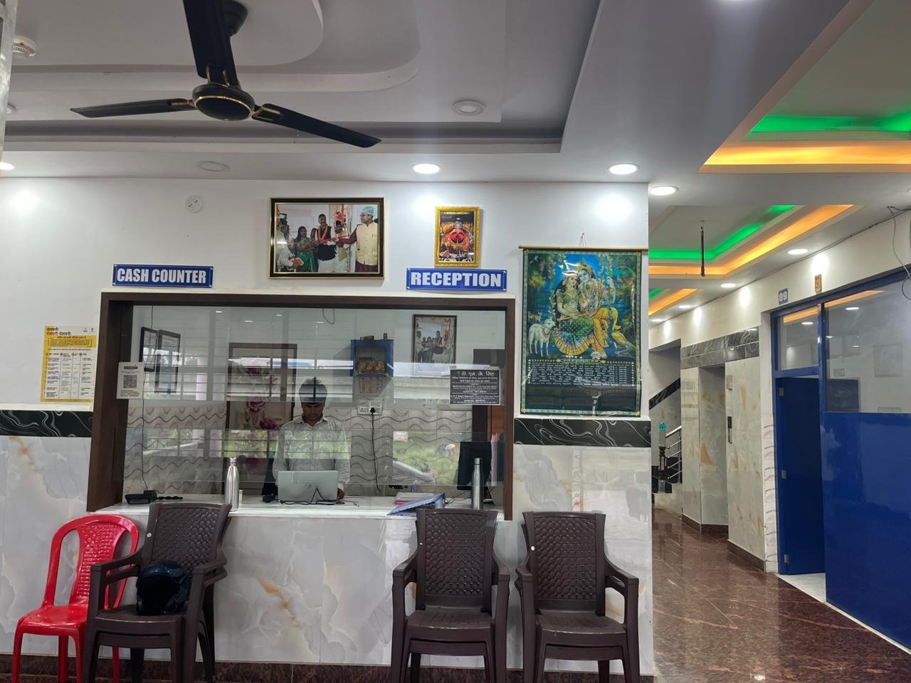 Lobby & Reception